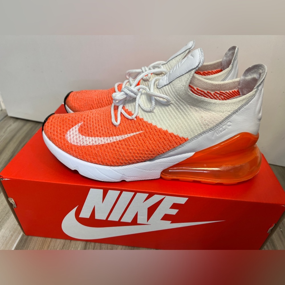 Nike Women’s Air Max 270 Flyknit